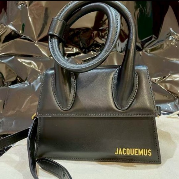 Jacquemus Elegant Black Crossbody Bag with Gold Accents - Picture 1 of 3